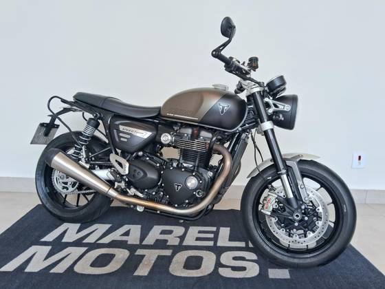 TRIUMPH SPEED TWIN 
